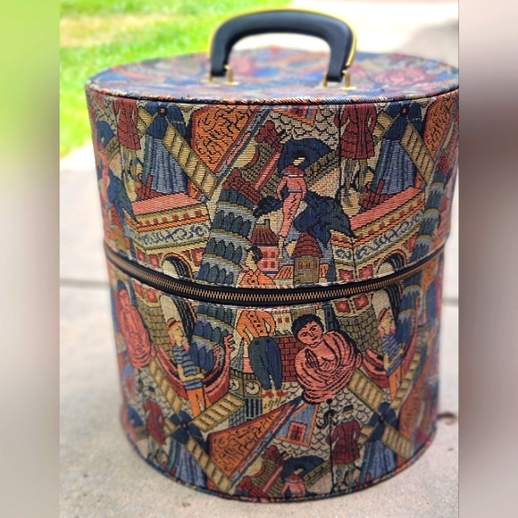 VINTAGE Munro Carry All Hard to Find Print - Picture 1 of 12